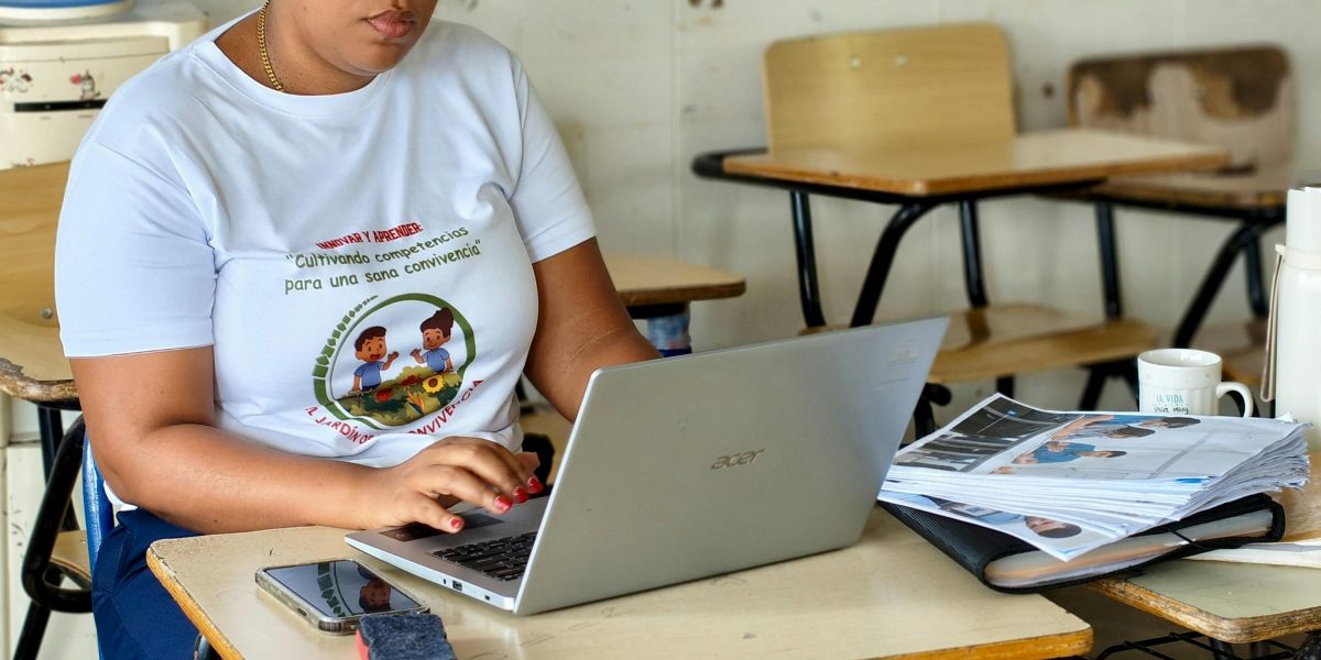 Build Critical Thinking Skills for Business Administration with Online Learning