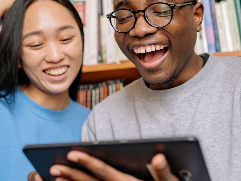 How Critical Thinking Helps You Evaluate Educational Software and Avoid Marketing Traps