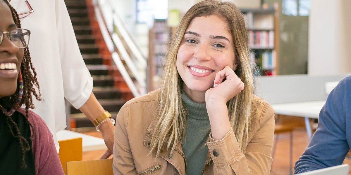 Self-paced online education empowers a diverse range of individuals, from students to professionals, to achieve their learning goals.