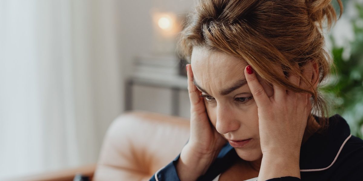 A parent feeling overwhelmed while researching numerous homeschool curriculum options online.